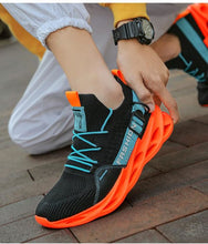 Load image into Gallery viewer, Men’s Tippy Toes Sneakers Black &amp; Orange XX3