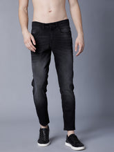 Load image into Gallery viewer, Men Black Tapered Fit Mid-Rise Clean Look Stretchable Jeans M7