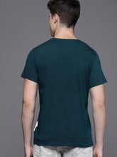 Load image into Gallery viewer, Men Teal Blue &amp; White Striped Slim Fit Round Neck T-shirt Y6