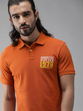 Load image into Gallery viewer, Men Orange Solid Polo Collar T-shirt Z2