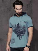 Load image into Gallery viewer, Men Blue Printed Hooded T-shirt K08