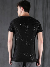 Load image into Gallery viewer, Men Black Printed Slim Fit Round Neck T-shirt C7