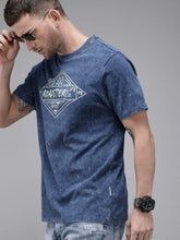 Load image into Gallery viewer, Men Blue Laundered Graphic Printed Round Neck T-shirt B4