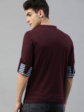 Load image into Gallery viewer, Men Burgundy Solid Henley Neck T-shirt with Contrast Cuff