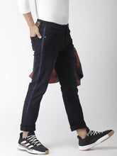 Load image into Gallery viewer, Men Black Slim Tapered Fit Mid-Rise Clean Look Stretchable Jeans NN7