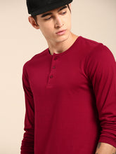 Load image into Gallery viewer, Men Maroon Solid Henley Neck T-shirt D3