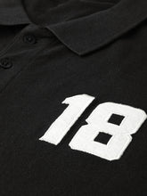 Load image into Gallery viewer, Men Black Applique Detail Polo Collar T-shirt L3