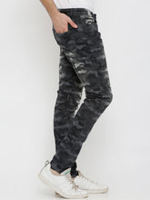 Load image into Gallery viewer, Men Black Camouflage Printed Slim Fit Mid-Rise Stretchable Jeans C33