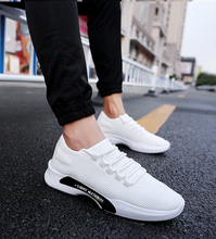 Load image into Gallery viewer, Mens Low-Top Breathable Running Shoes Q7