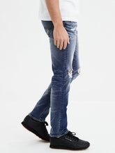 Load image into Gallery viewer, Men Blue Slim Fit Mid-Rise Highly Distressed Stretchable Jeans S3