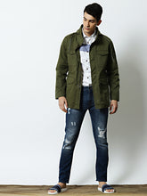 Load image into Gallery viewer, Men Blue Tailored Regular Fit Mid-Rise Highly Distressed Stretchable Jeans M9