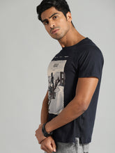 Load image into Gallery viewer, Men Navy Blue &amp; Beige Printed Round Neck T-shirt S10