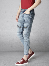 Load image into Gallery viewer, Men Blue Slim Fit Mid-Rise Clean Look Stretchable Jeans K9