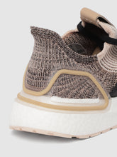 Load image into Gallery viewer, Men Beige &amp; Black UltraBOOST 19 Running Shoes A1