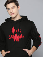 Load image into Gallery viewer, Men Black &amp; Red Applique Detailed Hooded Sweatshirt WW3