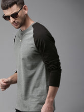 Load image into Gallery viewer, Men Grey Solid Henley Neck T-shirt WE5