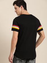 Load image into Gallery viewer, Men Black &amp; Red Printed Round Neck T-shirt F4