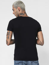 Load image into Gallery viewer, Men Black Slim Fit Printed Round Neck T-shirt WE3