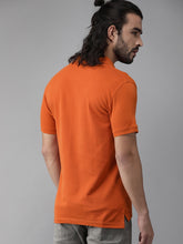 Load image into Gallery viewer, Men Orange Solid Polo Collar T-shirt Z2