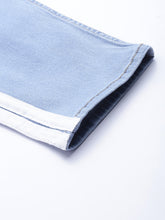 Load image into Gallery viewer, Men Blue Carrot Fit Mid-Rise Clean Look Stretchable Jeans SR5